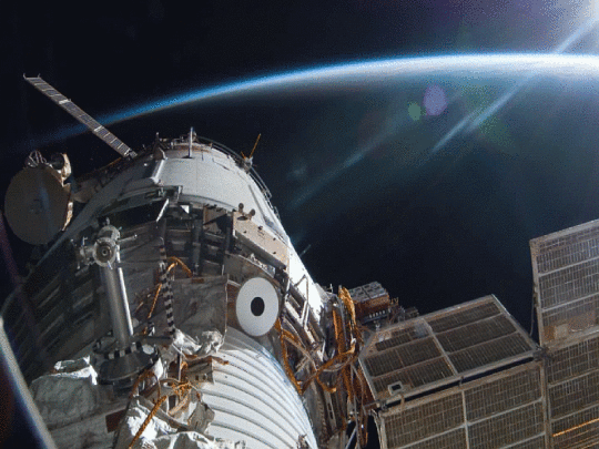 Space Intermission Hubble Screen Saver
